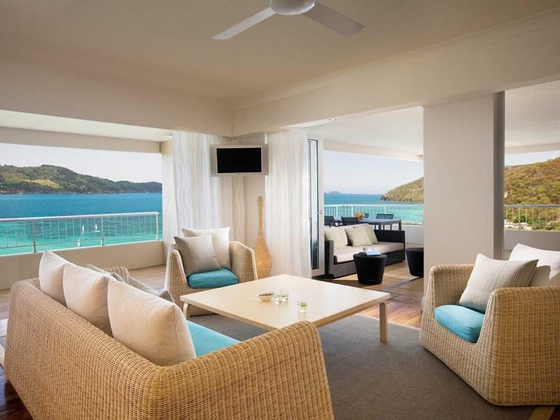 Reef-view-hotel-1-bedroom-terrace-suite-living-area